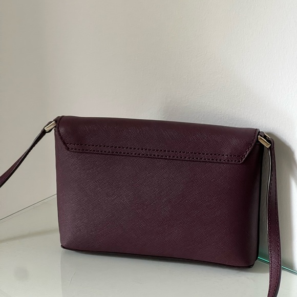 Kate Spade Turn Lock Crossbody Bag in Mulberry - Picture 2 of 10